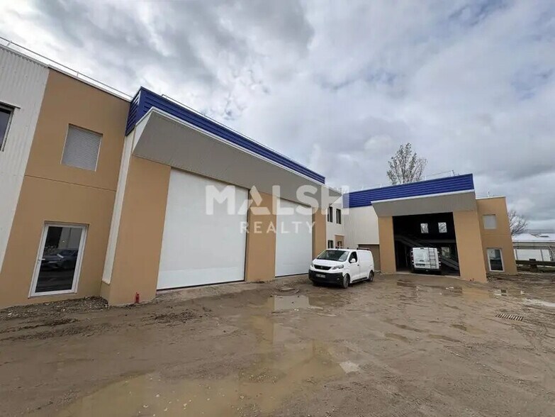 Flex dans OULLINS-PIERRE-BÉNITE à louer - Photo du bâtiment - Image 1 de 16