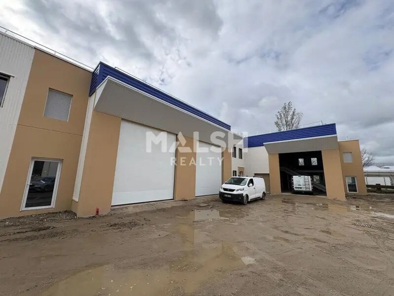 Flex dans OULLINS-PIERRE-BÉNITE à louer Photo du bâtiment- Image 1 de 17