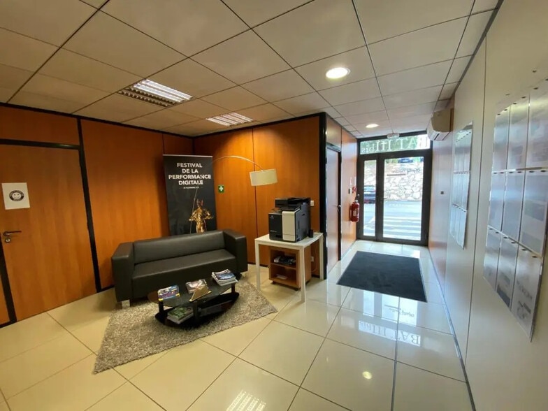 1 Rond-Point De La Résistance, Saint-Jean à louer - Hall d’entrée - Image 2 de 7