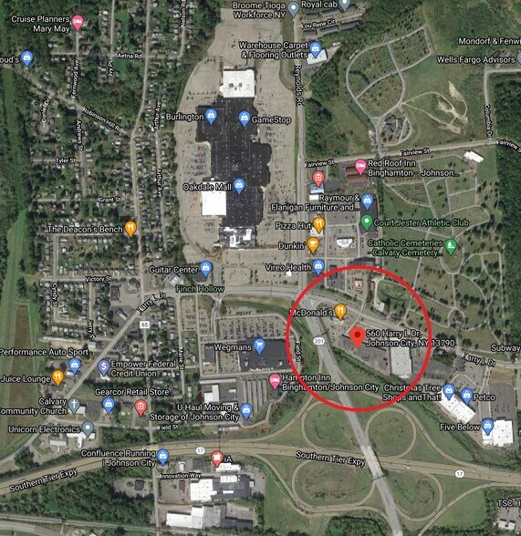 560 Harry L Dr, Johnson City, NY à louer - Photo du bâtiment - Image 2 de 4