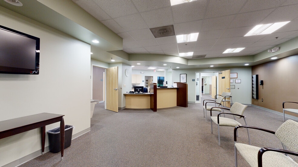 400 Cresson Blvd, Phoenixville, PA for lease - Matterport 3D Scan - Image 3 of 35