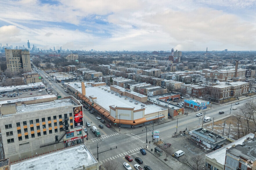 3913-3999 W Madison St, Chicago, IL for lease - Aerial - Image 2 of 3