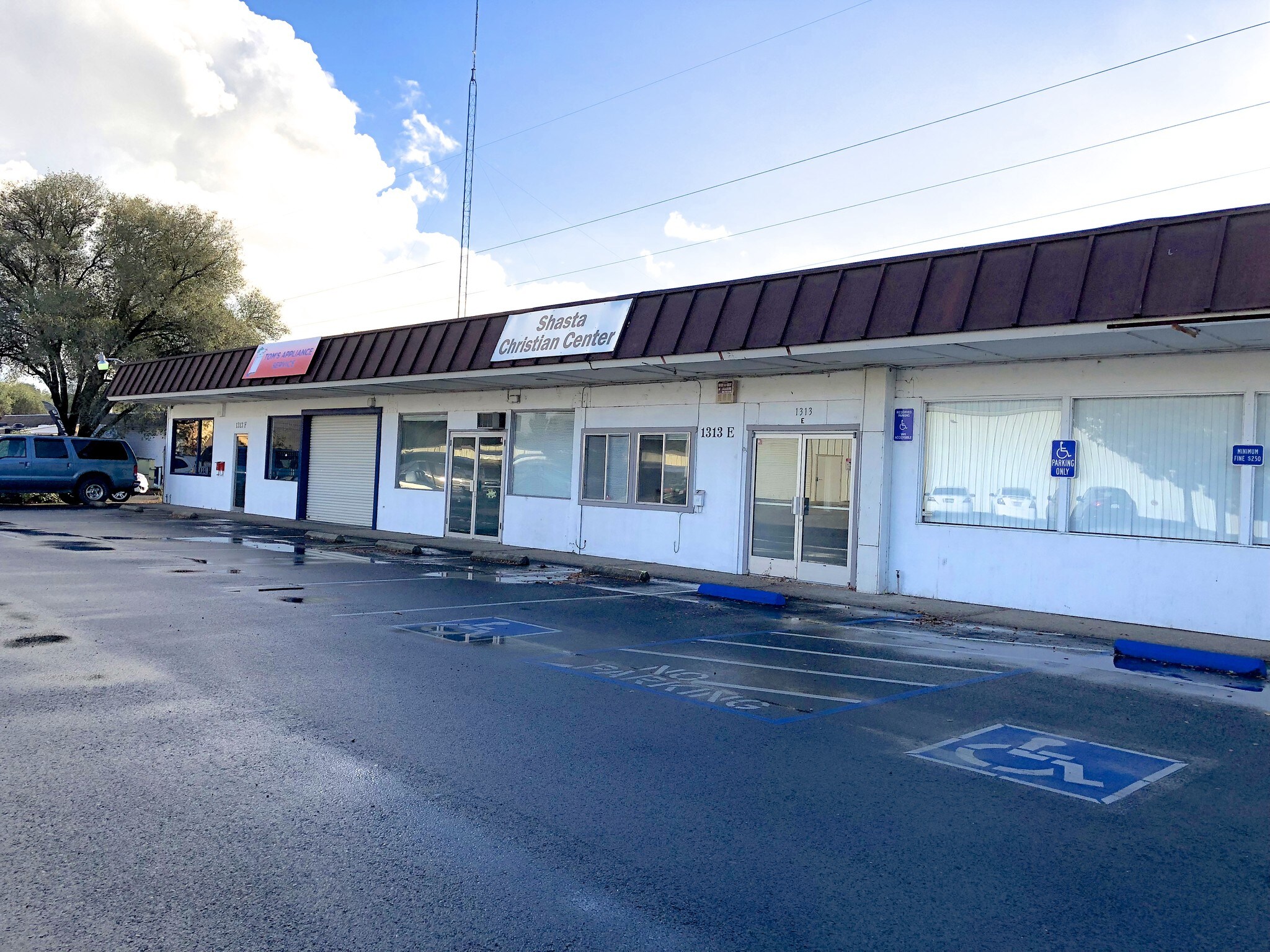 1313 Hartnell Ave, Redding, CA for lease Primary Photo- Image 1 of 7