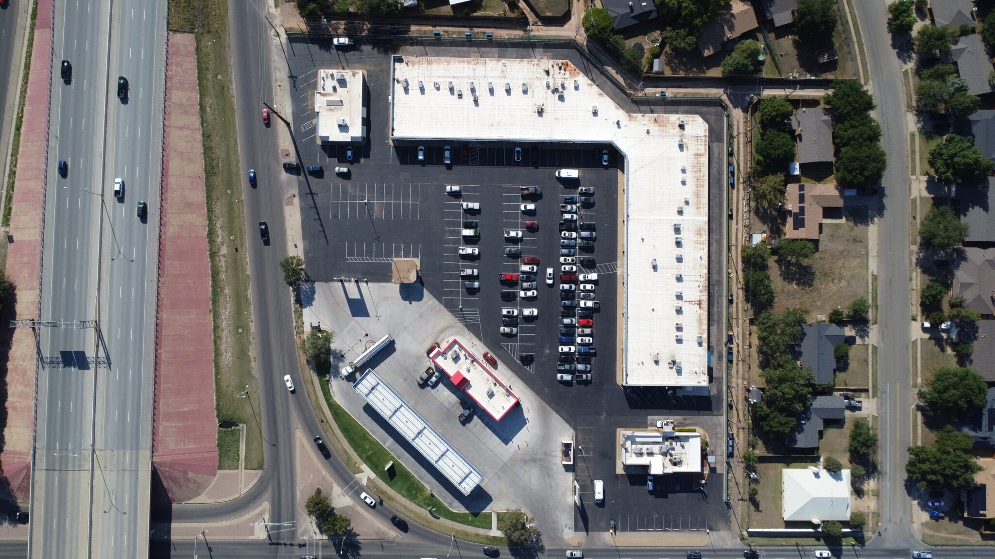 7006 University Ave, Lubbock, TX for lease Primary Photo- Image 1 of 7