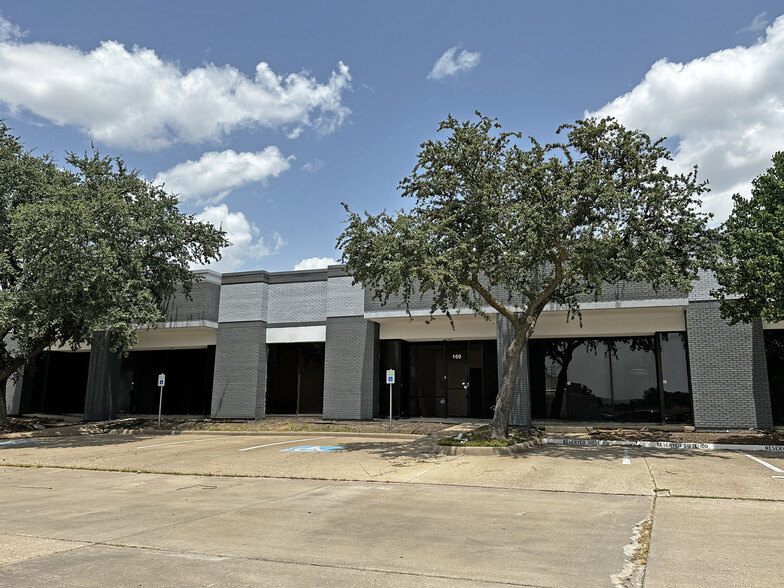 1900 Firman Dr, Richardson, TX for lease - Building Photo - Image 2 of 6