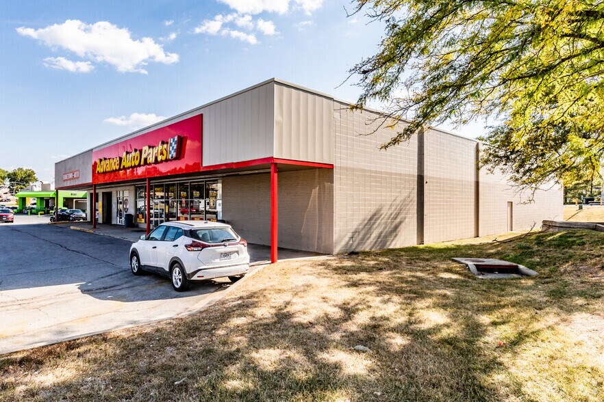 220 S 291 Hwy, Liberty, MO à vendre - Photo du bâtiment - Image 2 de 4