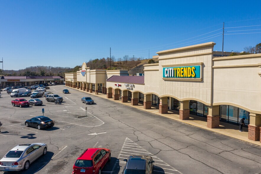 3230-3360 Riverside Dr, Danville, VA à louer - Photo du bâtiment - Image 2 de 9