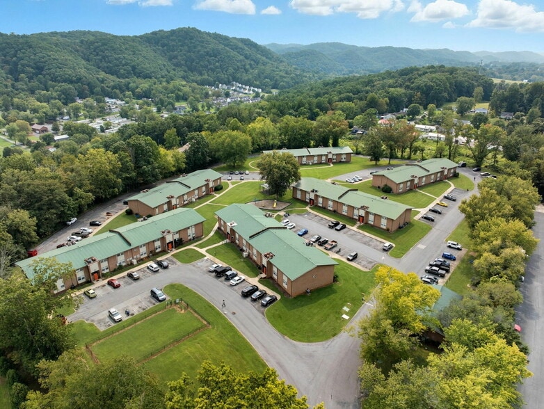 197 Units - Kingsport & Bristol portfolio of 2 properties for sale on LoopNet.ca - Building Photo - Image 1 of 22