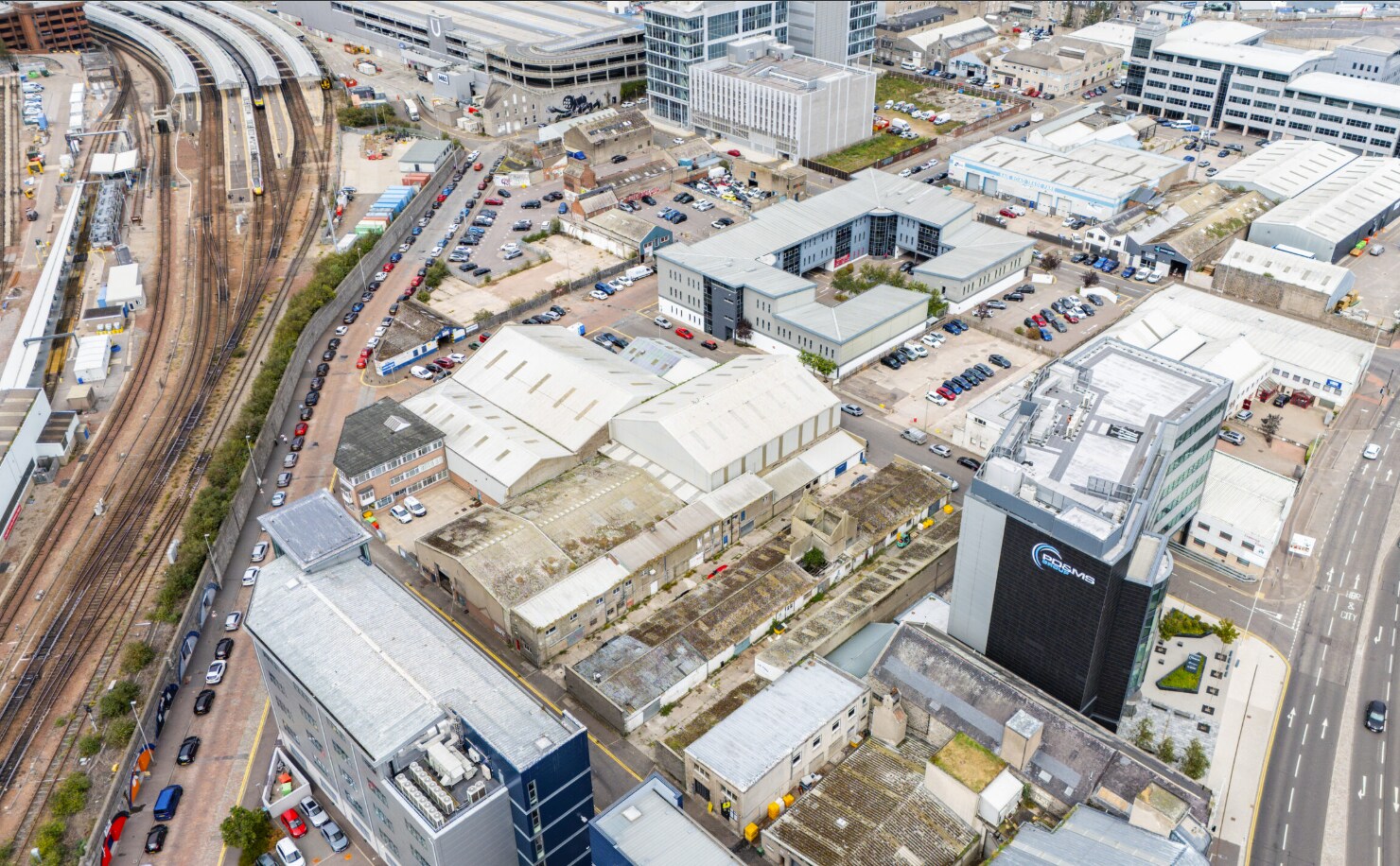 Norrth Dee Business Quarter portefeuille de 5 propriétés à vendre sur LoopNet.ca Photo principale- Image 1 de 5