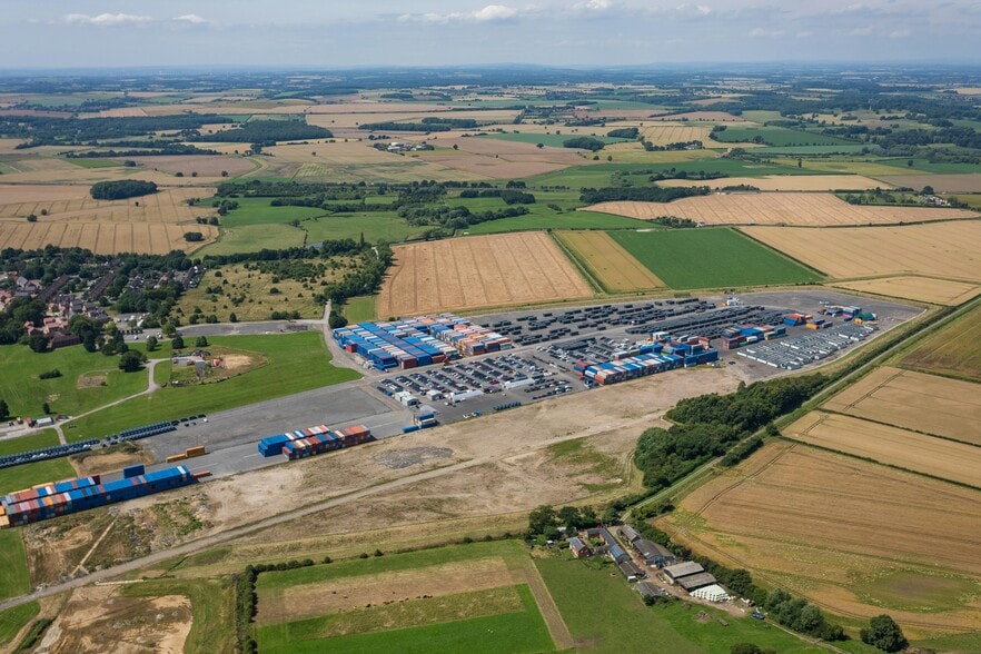 Busk Ln, Church Fenton for lease - Building Photo - Image 3 of 17