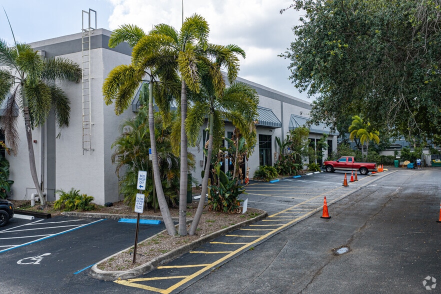 3698 NW 15th St, Lauderhill, FL for sale - Building Photo - Image 2 of 4