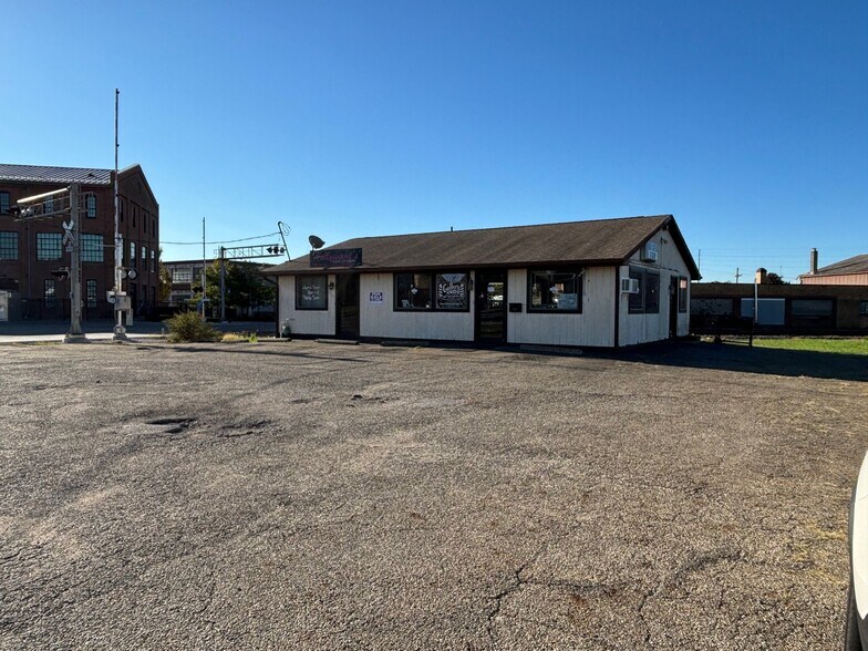 901 Market Ave S, Canton, OH à vendre - Photo du bâtiment - Image 2 de 4