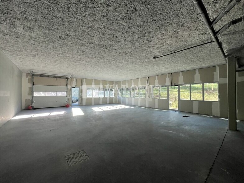 Flex in Lissieu for sale - Interior Photo - Image 2 of 5