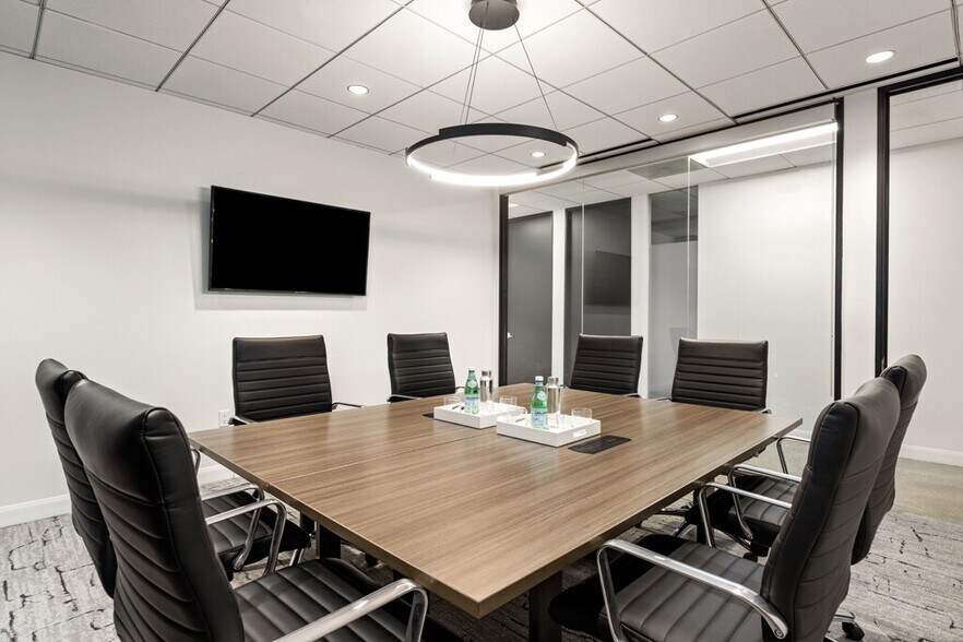 10940 wilshire Blvd, Los Angeles, CA à louer - Photo du bâtiment - Image 3 de 8