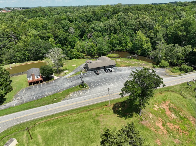 3100 N Highway 14, Greer, SC à louer - Photo du bâtiment - Image 3 de 14