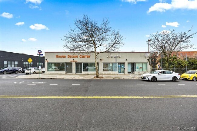 Plus de détails pour 7320 Grand Ave, Maspeth, NY - Commerce de détail à vendre