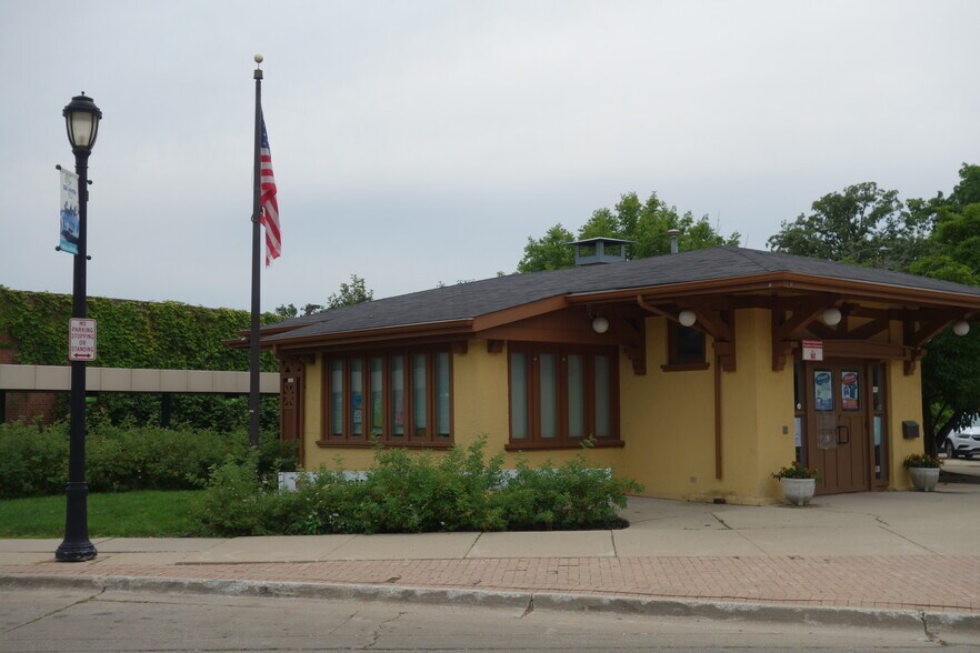 351 Linden Ave, Wilmette, IL à vendre - Photo du bâtiment - Image 2 de 4