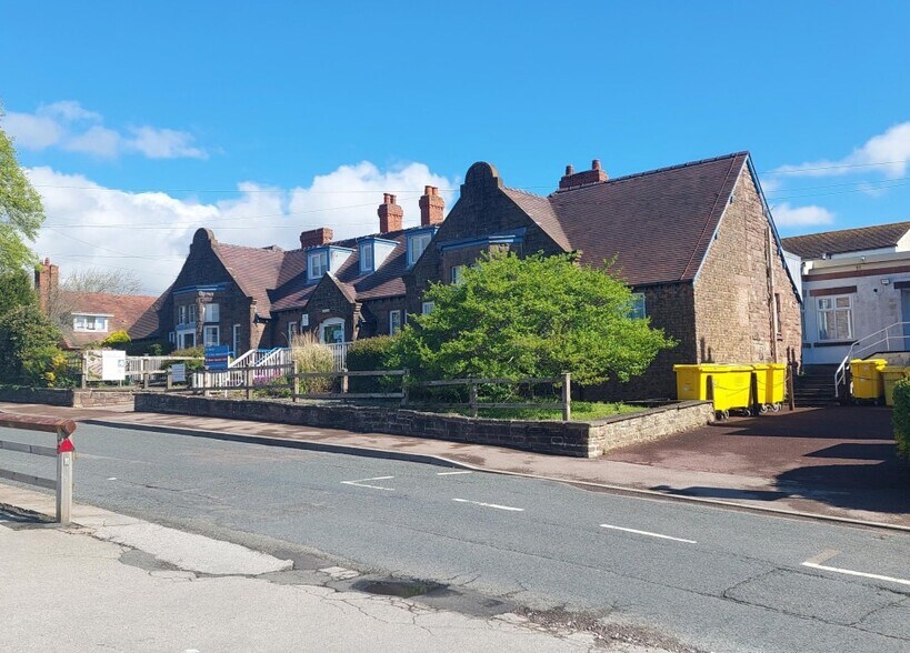 27 Grove Rd, Lydney for sale - Primary Photo - Image 1 of 1