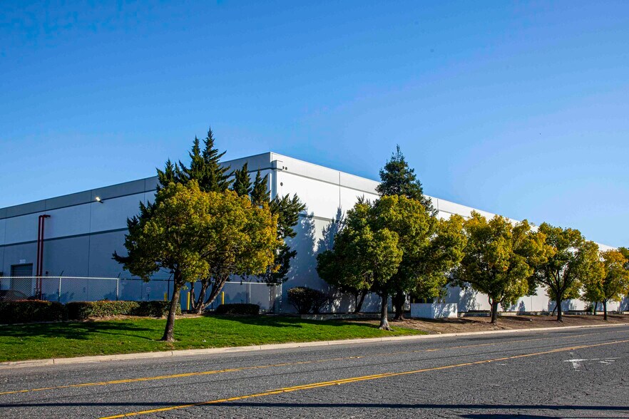 3600 Leckron Rd, Modesto, CA à louer - Photo du bâtiment - Image 2 de 5