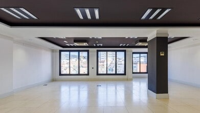 Avinguda de Madrid, 95, Barcelona, Barcelona for lease Interior Photo- Image 1 of 12