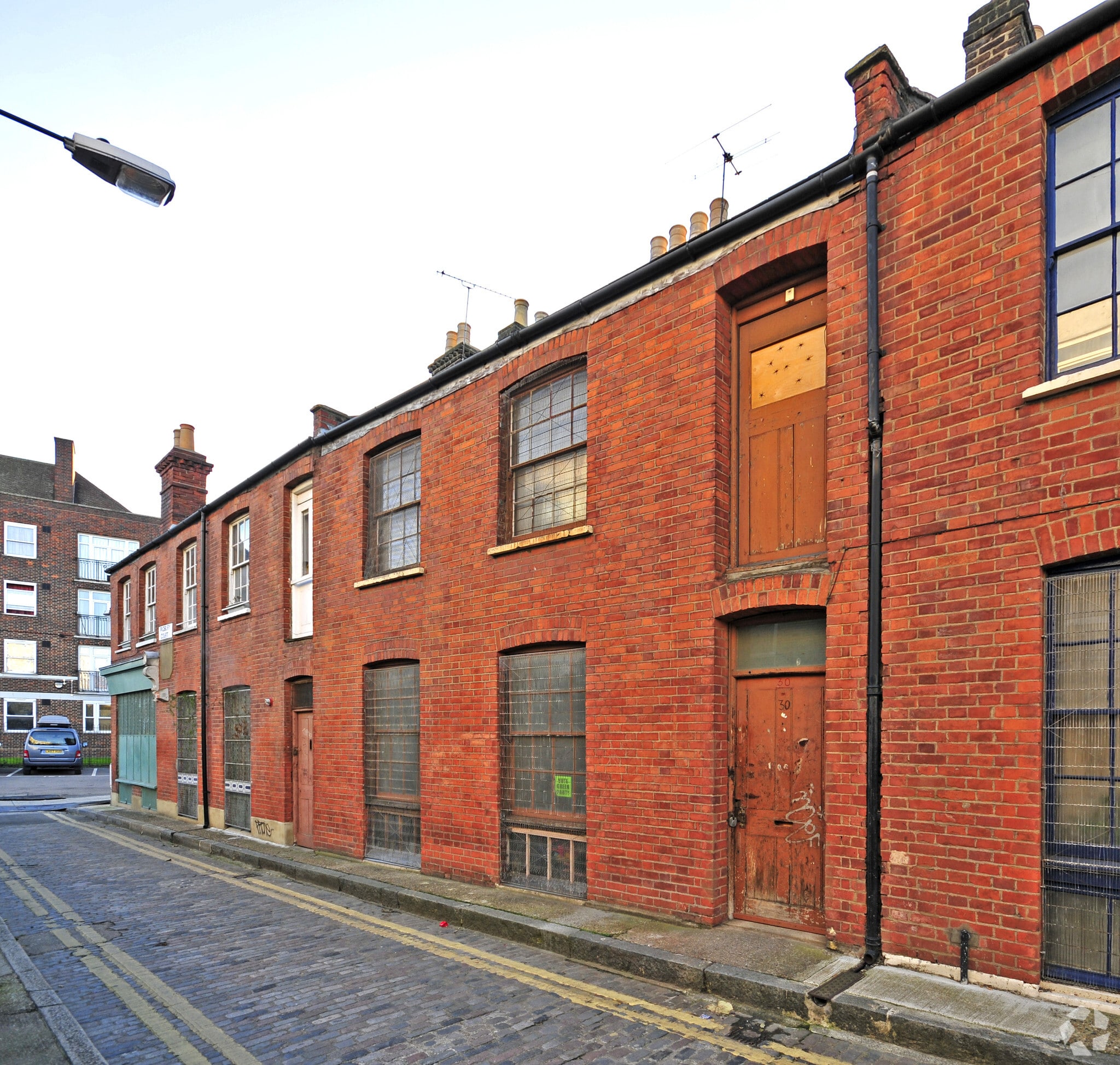 Padbury Ct, London for lease Primary Photo- Image 1 of 2