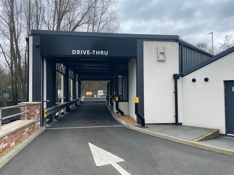 Waterloo Rd, Huddersfield à louer - Photo du bâtiment - Image 2 de 2