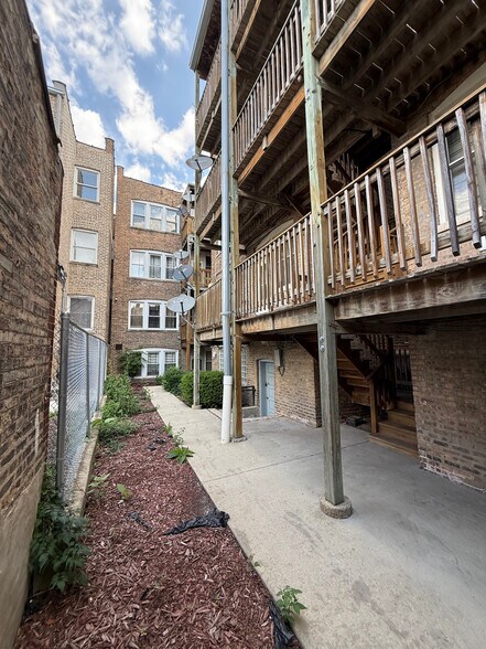 1901 W Garfield Blvd, Chicago, IL à vendre - Photo du bâtiment - Image 3 de 8