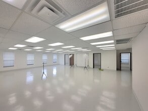 2520 Harwood Rd, Bedford, TX for sale Interior Photo- Image 1 of 1