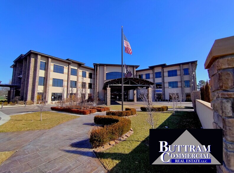 2011 E 32nd St, Joplin, MO à louer - Photo du bâtiment - Image 1 de 17