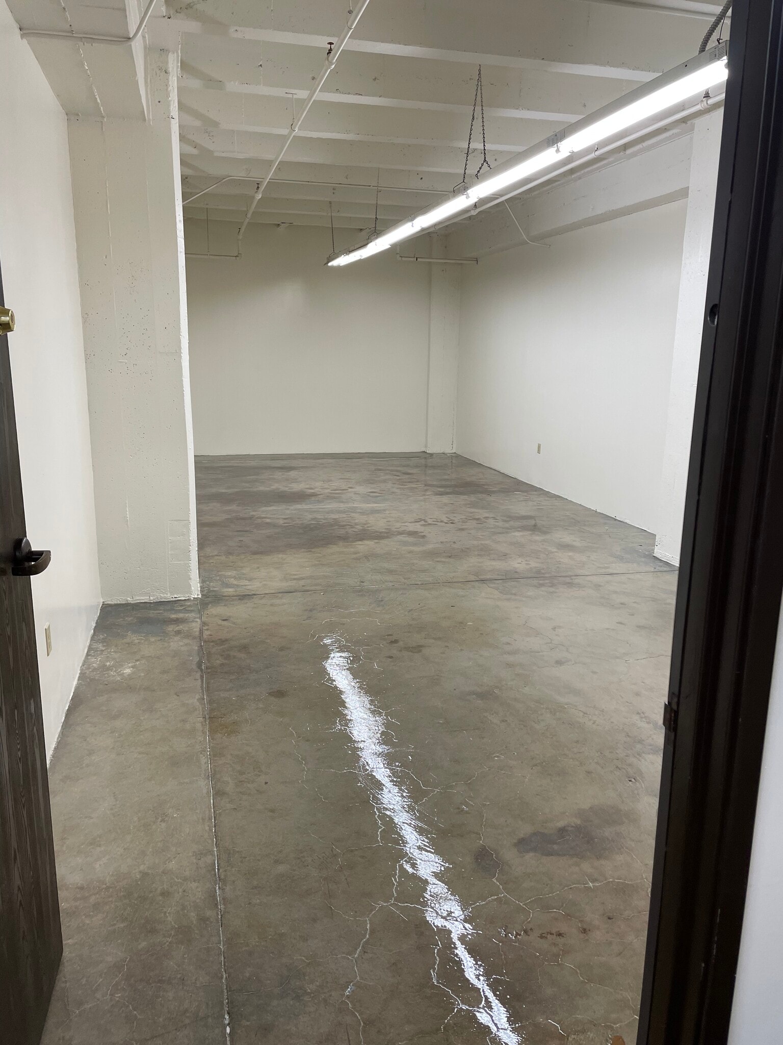 840 Santee St, Los Angeles, CA for lease Interior Photo- Image 1 of 3