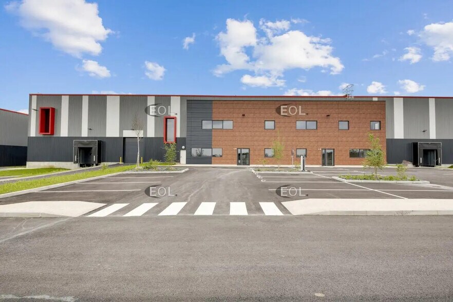 Flex in Le Thillay for lease - Building Photo - Image 2 of 9