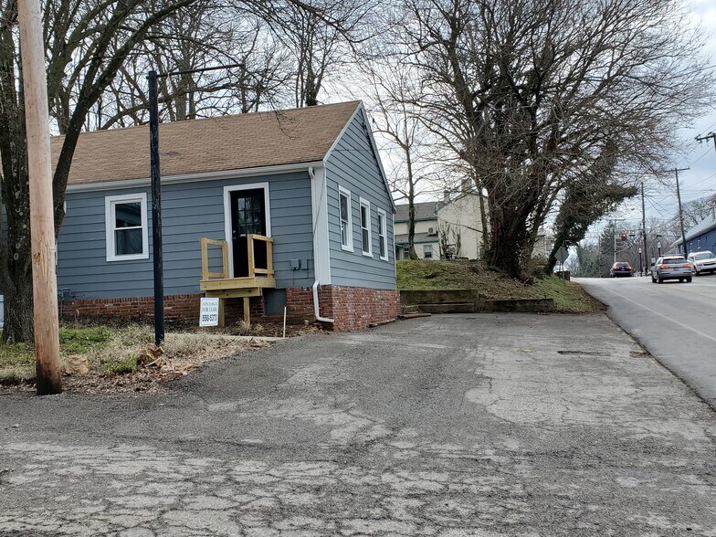 105 N Madison Ave, Louisville, KY à vendre - Photo du bâtiment - Image 2 de 32