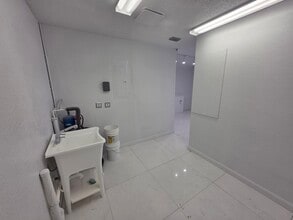 9150 49th St N, Pinellas Park, FL for lease Interior Photo- Image 2 of 7