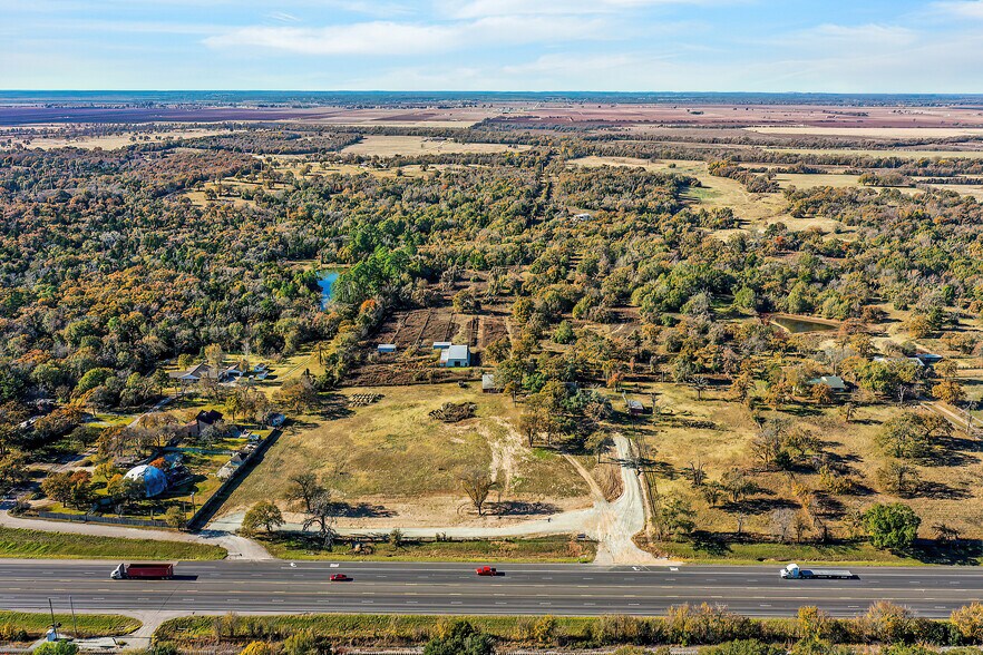 5000 S State Highway 6, Hearne, TX à vendre - Photo du bâtiment - Image 3 de 17