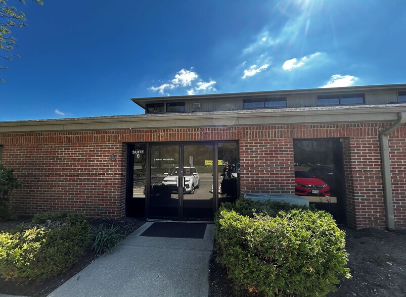 550 S Cleveland Ave, Westerville, OH à louer - Photo du bâtiment - Image 3 de 10