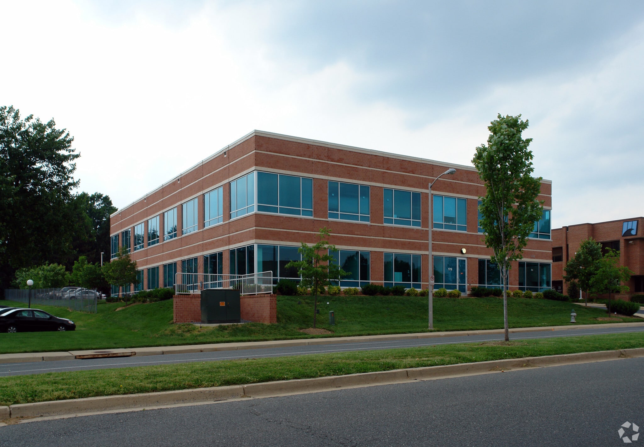 17B Firstfield Rd, Gaithersburg, MD for lease Primary Photo- Image 1 of 22