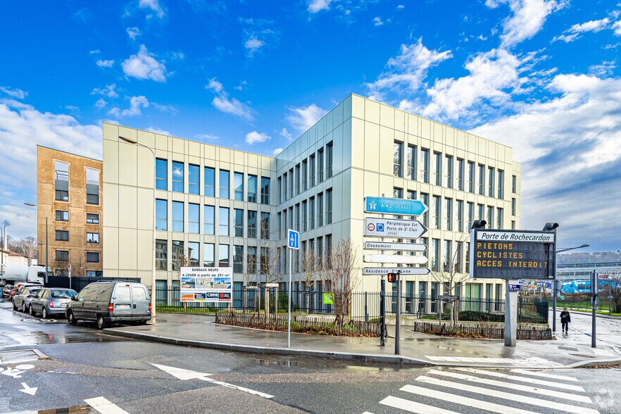 Bureau dans Lyon à louer - Photo du bâtiment - Image 2 de 3