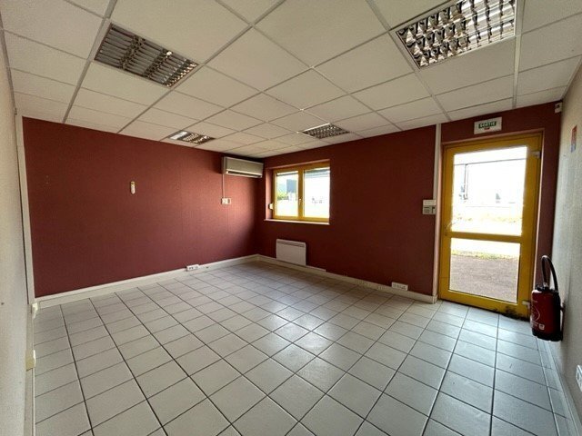 Flex in Chalon-sur-Saône for lease - Interior Photo - Image 3 of 8