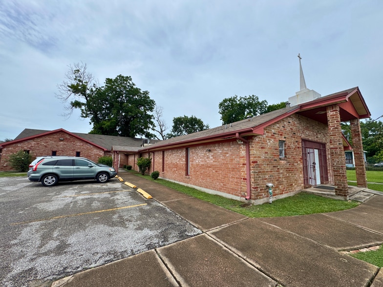 2428 Wavell St, Houston, TX for sale - Primary Photo - Image 1 of 27