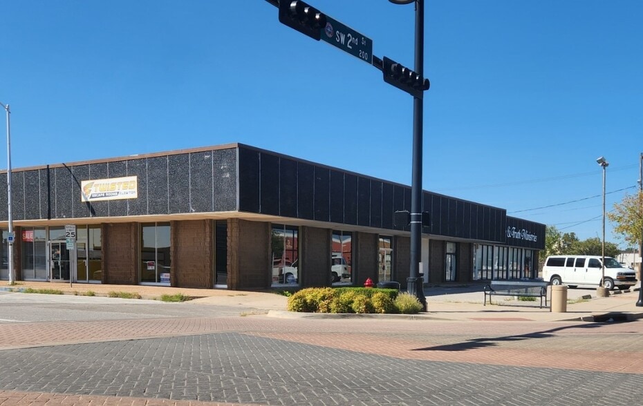 201 SW C Ave, Lawton, OK à louer - Photo du bâtiment - Image 2 de 2