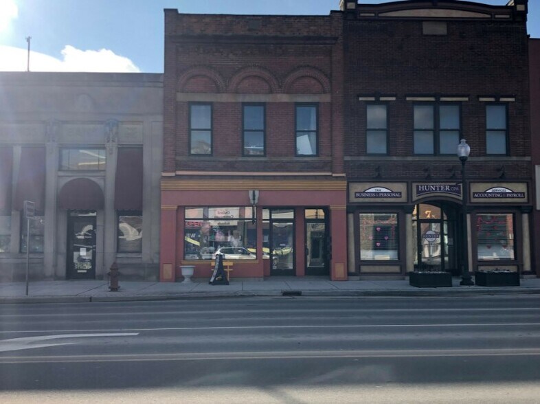 5 N Washington St, Oxford, MI à louer - Photo du bâtiment - Image 2 de 3