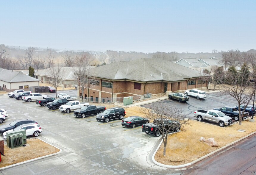 4901 Isabel Pl, Sioux Falls, SD for lease - Building Photo - Image 2 of 4