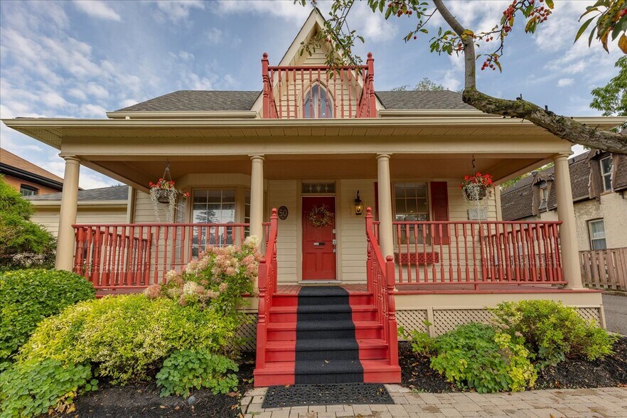 50 Wellington St E, Aurora, ON à vendre - Photo principale - Image 1 de 7