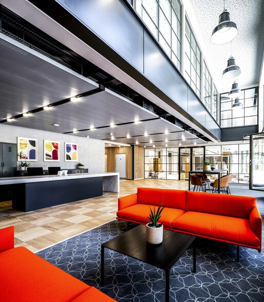 10 Bricket Rd, St Albans à louer - Photo intérieure - Image 2 de 8