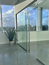 850 NW 42nd Ave, Miami, FL for lease Interior Photo- Image 2 of 5