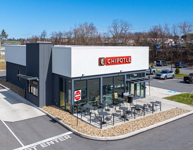 Plus de détails pour 200 Bessemer Rd, Mount Pleasant, PA - Commerce de détail à vendre