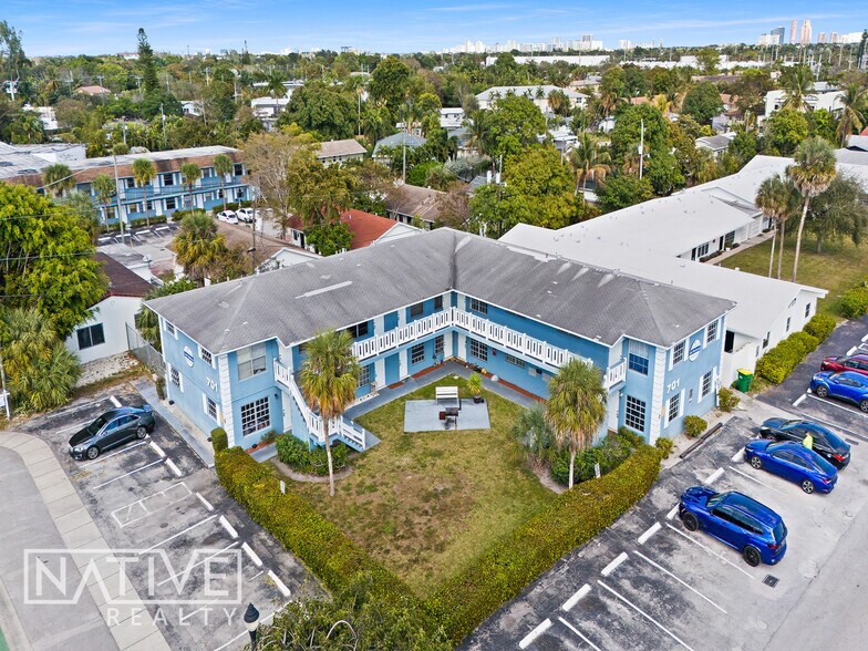 701 NE 13th Ct, Fort Lauderdale, FL à vendre - Photo du bâtiment - Image 2 de 20