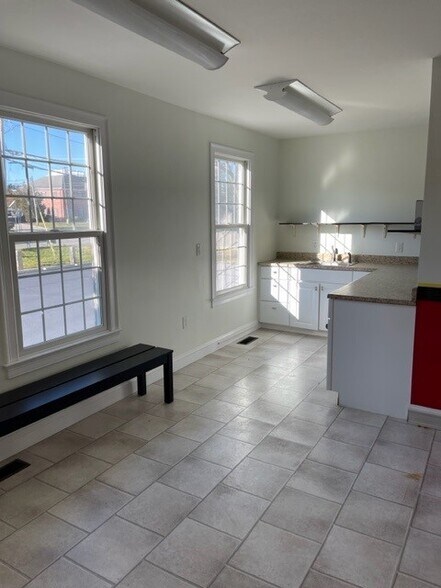 226 Chief Justice Cushing Hig Hwy, Cohasset, MA à louer - Photo intérieure - Image 3 de 10