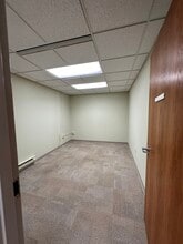 4450 Cascade Rd SE, Grand Rapids, MI à vendre Photo intérieure- Image 2 de 6