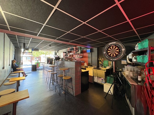 337, 341 & 343 Beersbridge Road portfolio of 3 properties for sale on LoopNet.ca - Interior Photo - Image 3 of 11